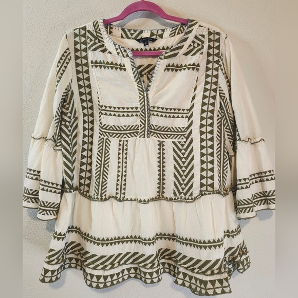 John Mark Jacquard Woven Geometric V-Neck Ruffle Blouse Size Medium - Picture 7 of 10